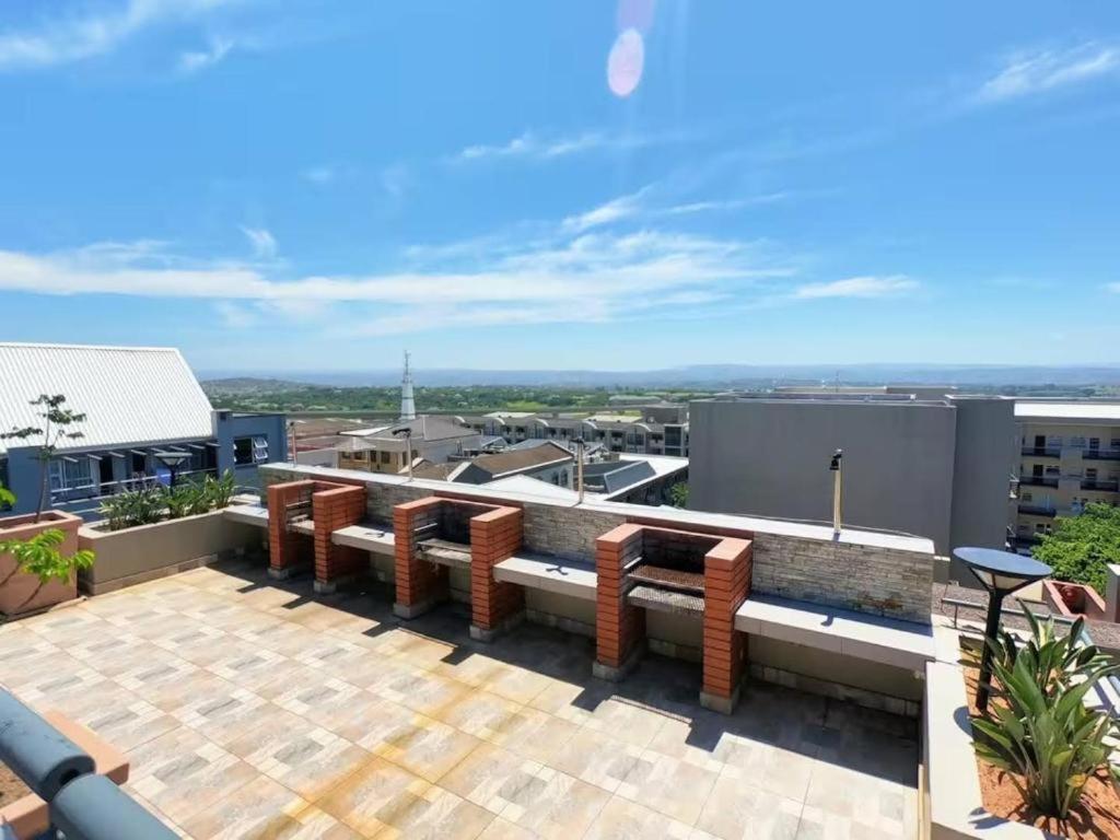 Blue And Grey Escape Central Umhlanga With Rooftop Views Sleeps 6 * Durban