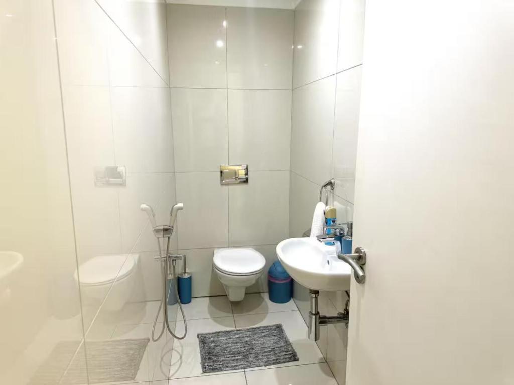 Blue And Grey Escape Central Umhlanga With Rooftop Views Sleeps 6