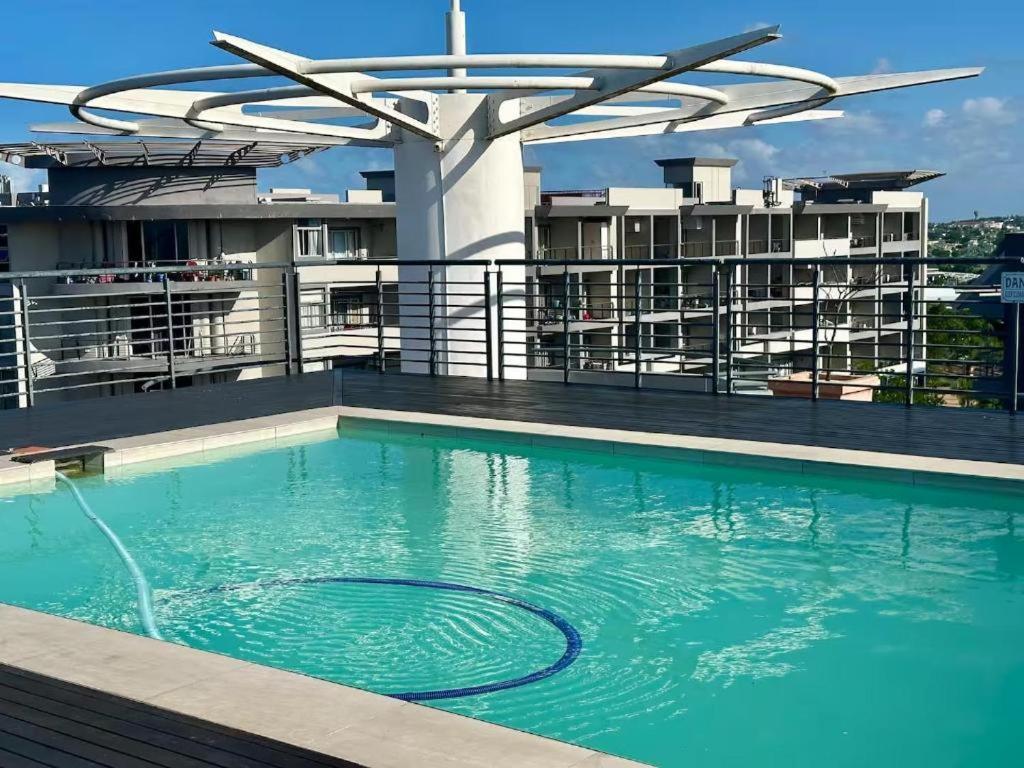 Holiday home Blue And Grey Escape Central Umhlanga With Rooftop Views Sleeps 6 *