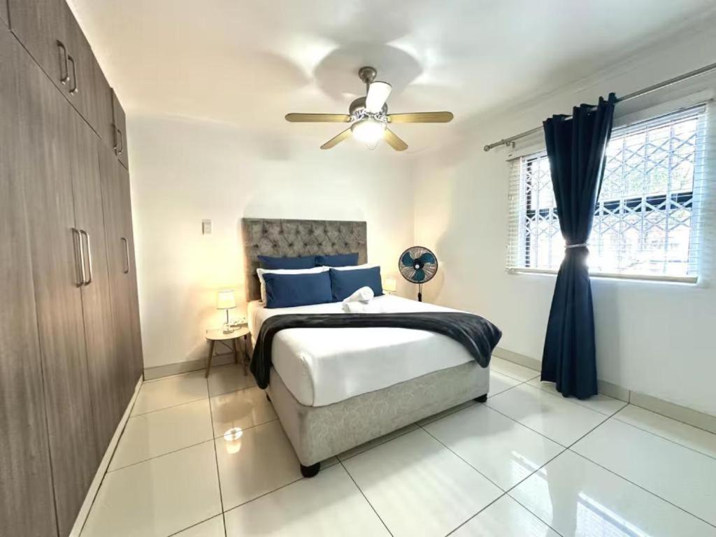 Holiday home Blue And Grey Escape Central Umhlanga With Rooftop Views Sleeps 6
